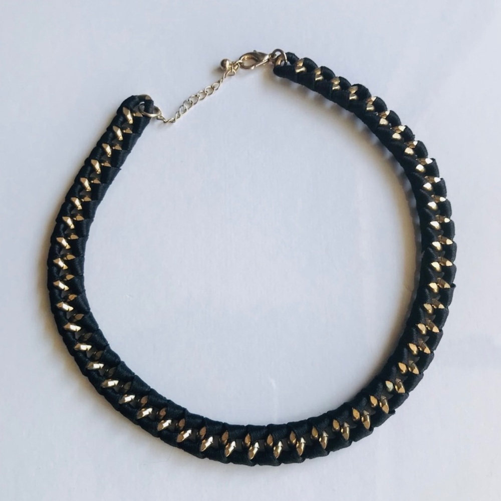 Black lace and gold chainlink necklace one size